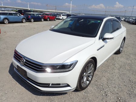 2019 Volkswagen Passat 2.0 TDI R-Line  HIGHLINE HUGH SPEC! €25,950