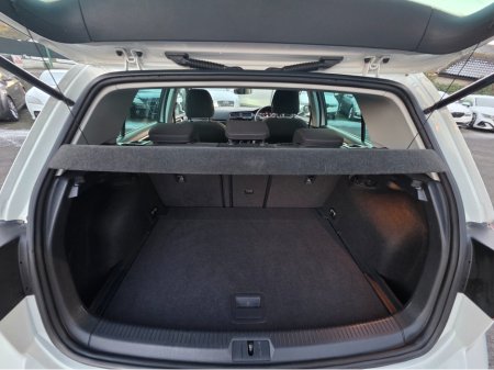 2018 Volkswagen Golf ( 182 REG ) 1.4 HIGHLINE VIRTUAL CLOCKS  SAT NAV PACK - -REVERSE CAMERA - NAVIGATION - CARPLAY - ANDROID AUTO- BLIND SPOT REAR TRAFFIC ASSIST - DISCOVER PRO €18,950 thumbnail