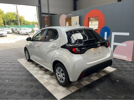 2024 Toyota Yaris YARIS AUTOMATIC 1.0 PETROL / 7k KMs / REVERSE CAMERA & MORE €20,950