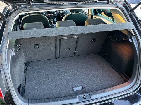 2017 Volkswagen Golf HIGHLINE AUTOMATIC 1.4 PETROL //HIGH SPEC//LOW MILES//KEYLESS ENTRY//REVERSE CAMERA//ADAPTIVE CRUISE CONTROL//BLIND SPOT WARNING// €16,950 thumbnail