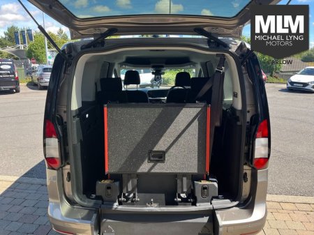 2024 Ford Transit Connect Wheelchair accessable €43,950