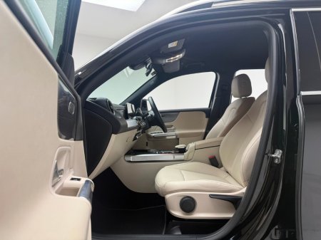 2023 Mercedes-Benz GLB GLB 200 €39,990 thumbnail