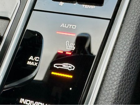 2022 Porsche Panamera 2+2 E-HY E-HYBRID CARBON TRIM €84,950 thumbnail