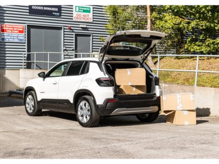 2025 Jeep Avenger E Commercial | Altitude | 54kw | 156hp €28,750