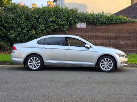 2015 Volkswagen Passat 1.6 TDI 120HP Highline €13,999 thumbnail