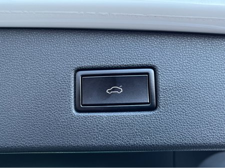 2020 Volkswagen Tiguan R-LINE 4MOTION AUTOMATIC 2.0 DIESEL //LOW MILES//MASSIVE SPEC//FULL LEATHER//DYNAUDIO SOUND SYSTEM//360 PARKING CAMERAS//HEAD UP DISPLAY// €34,950 thumbnail