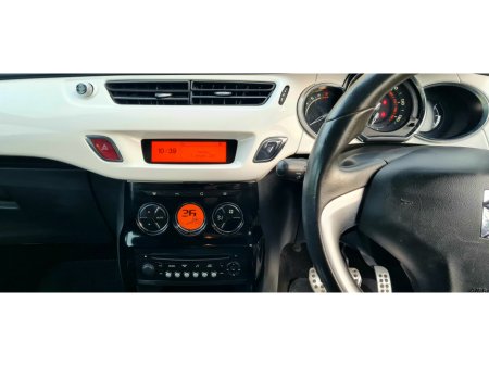 2015 Citroen DS3 1.2L Petrol PureTech 110 DStyle Ice 3dr €6,900 thumbnail