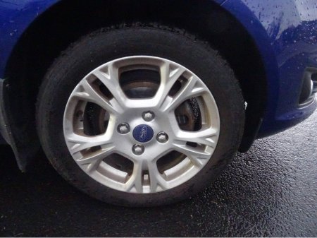 2016 Ford Fiesta ZETEC 1.25 60PS M5 5DR MCA 4DR €9,950 thumbnail