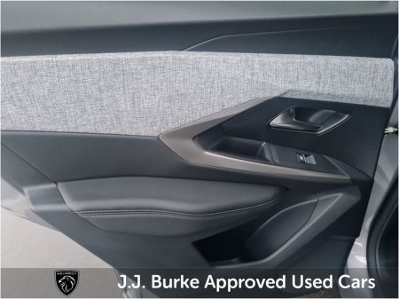 2026 Peugeot 3008  thumbnail