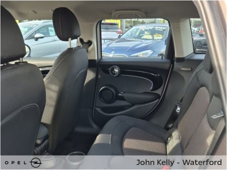 2023 MINI Hatch Cooper Classic Auto €26,995 thumbnail