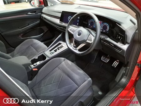 2023 Volkswagen Golf STYLE 1.5 TSI MHEV 130HP AUTOMATIC €31,900 thumbnail