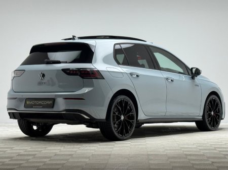 2025 Volkswagen Golf GTE 1.5 PHEV 272HP DSG *PAN ROOF* €47,990 thumbnail