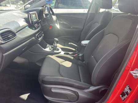 2017 Hyundai i30 DELUXE €10,950 thumbnail