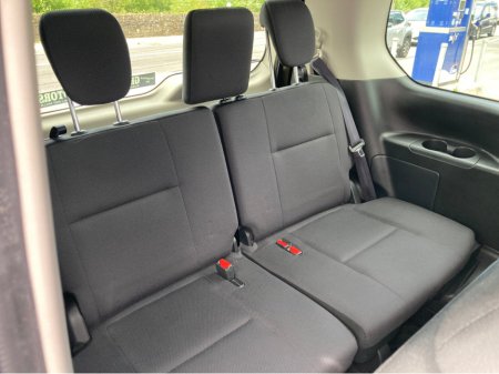 2017 Nissan Serena 2.0i HYBRID 8 SEATER PETROL AUTOMATIC €18,900 thumbnail