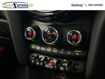 2016 MINI Cooper 1.2 Automatic, Reversing camera €13,895 thumbnail