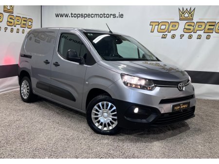 2020 Toyota Proace CITY ICON L1 €15,800