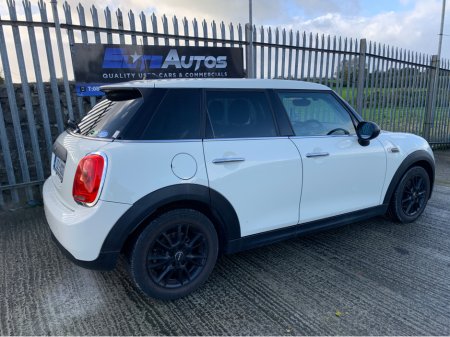 2015 MINI One ONE 5 DOOR AUTOMATIC €13,995 thumbnail