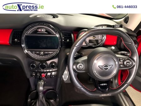 2018 MINI Cooper D 1.5 Automatic, Reversing camera €17,995