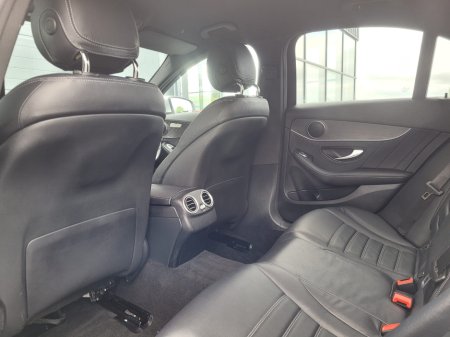 2021 Mercedes-Benz C Class C300de AMG Line Edition €31,990 thumbnail