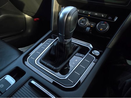 2018 Volkswagen Arteon 2.0 TSI R LINE EDITION 280BHP VIRTUAL DASH FULL LEATHER HEATED ELECTRIC SEATS SAT NAV CARPLAY ANDROID AUTO BLIND SPORT PARKING SENSORS SELF PARKING ASSIST 360 CAMERA €28,500 thumbnail