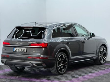 2021 Audi Q7 55 TFSI e S Line €52,950 thumbnail