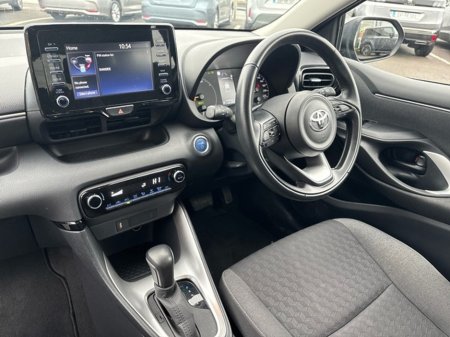 2023 Toyota Yaris 1.5 HYBRID LUNA 4DR AUTO €22,950 thumbnail