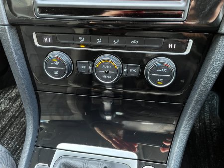 2015 Volkswagen Golf HIGHLINE AUTOMATIC 1.4 PETROL //LOW MILES//HIGH SPEC//KEYLESS ENTRY//REVERSE CAMERA//ADAPTIVE CRUISE CONTROL// €14,950 thumbnail