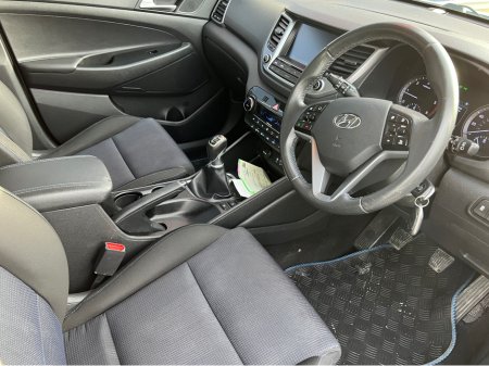 2016 Hyundai Tucson 1.7 CRDI SE NAV BL/DR 5 5DR €13,900 thumbnail
