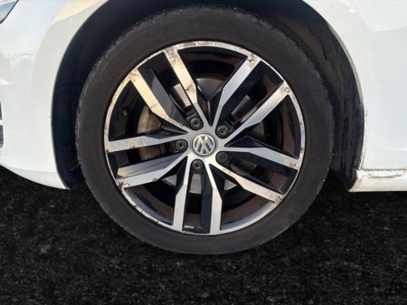 2014 Volkswagen Golf 1.4 Dba-aucpt 5DR Auto €9,995 thumbnail