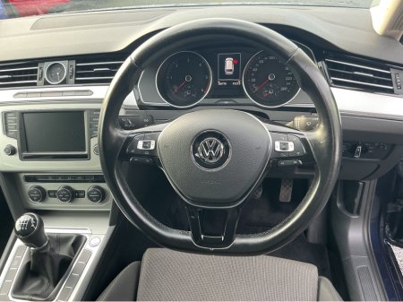 2015 Volkswagen Passat COMFORTLINE 1.6 TDI MANUAL 6SPEED FWD 120HP 5DR €8,995 thumbnail