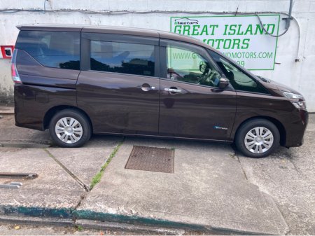 2017 Nissan Serena  €20,250