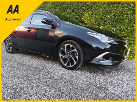 2016 Toyota Auris 1.8 PETROL HYBRID LEATHER & SUEDE INTERIOR SPORTS ALLOY WHEELS FACTORY IMMOBILISER PROXIMITY KEYS MULTI MEDIA SYSTEM SERVICE HISTORY (7 STAMPS) JUST FULLY SERVICED 2 YEARS NCT 1 YEAR ROAD TAX €16,449