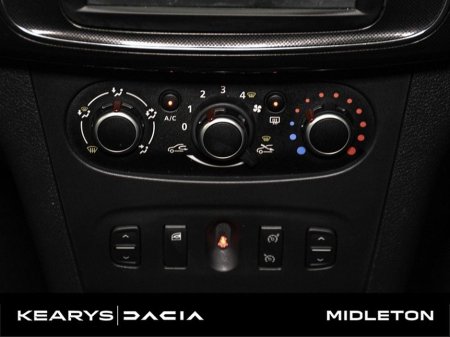 2021 Dacia Logan Signature Blue dCi 95 MY18 €13,990 thumbnail