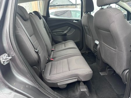 2015 Ford Kuga 4SEATS Commercial €5,950 thumbnail