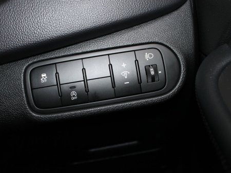 2017 Kia Carens 7 Seater EX 5DR €13,999 thumbnail