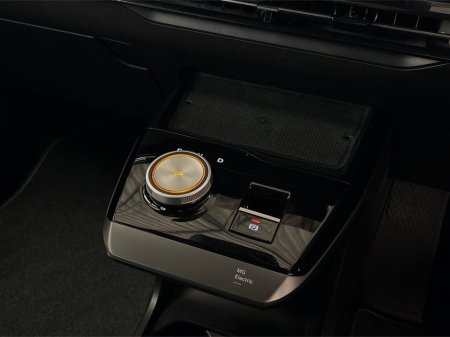 2024 MG 4 EXCLUSIVE- 64KWH**HALF LEATHER INTERIOR**HEATED SEATS & INTERIOR**REVERSING CAMERA**TINTED WINDOWS**ADAPTIVE CRUSIE CONTROL**HISTORY CHECKED**FINANCE ARRANGED** €24,695 thumbnail