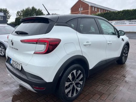 2022 Renault Captur 1.0lt petrol 5DR €20,500
