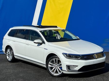 2017 Volkswagen Passat GTE VARIANT 1.4 HYBRID * HUGE SPEC * // TILT & SLIDE OPENING PAN ROOF // DRIVER MASSAGE SEAT // FULL SERVICE HISTORY €21,900