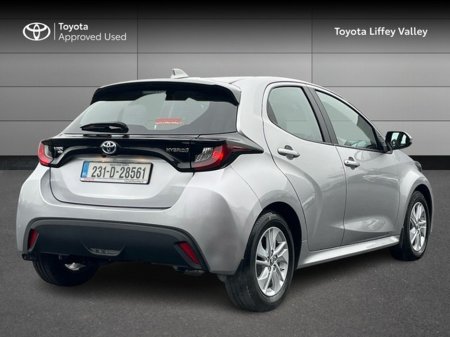 2023 Toyota Yaris 1.5 HYBRID LUNA 4DR AUTO €23,950 thumbnail