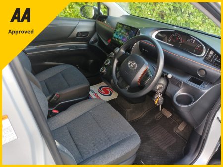 2017 Toyota Sienta 1.5 PETROL 7 SEATS COMPREHENSIVE SERVICE HISTORY (8 STAMPS) JUST FULLY SERVICED 2 YEAR NCT 1 YEAR ROAD TAX REVERSE CAMERA IMMOBILISER TOUCH SCREEN RADIO APPLE CAR PLAY + ANDROID AUTO LED HEADLIGHTS €15,695