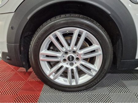 2021 MINI Countryman SE ALL4 EXCLUSIVE (PLUG IN HYBRID) AUTOMATIC **ONE OWNER / HUGE SPEC / APPLE CARPLAY / CRUISE CONTROL / FULL BLACK LEATHER / HEATED FRONT SEATS / REVERSE CAMERA / REAR TINTED GLASS / SAT NAV** €27,900 thumbnail