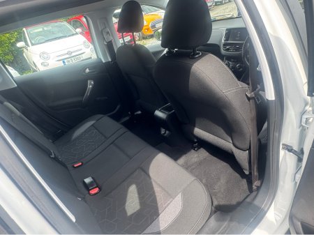 2016 Peugeot 2008 1.2 PURE TECH ACTIVE ETG €10,899 thumbnail