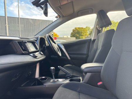 2016 Toyota Rav4 FRESH SELECTION OF TRADE-INS RAV4 2.5 HYBRID LUNA €22,500 thumbnail