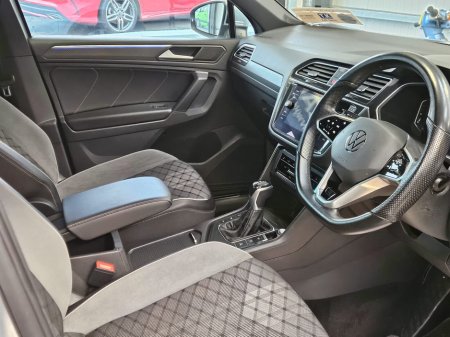 2021 Volkswagen Tiguan 2.0 TDI 150HP R-Line DSG €33,950 thumbnail