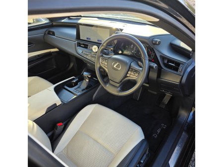2023 Lexus ES 300 H ES300h Dynamic €43,950 thumbnail