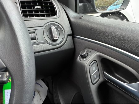 2016 Volkswagen Polo 1.2i TSI Petrol Automatic Comfortline €13,500 thumbnail