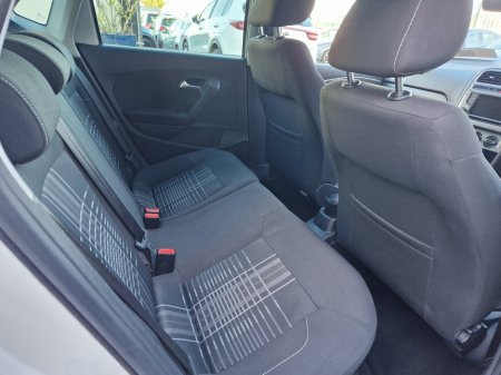 2016 Volkswagen Polo 1.0 5DR 75HP Lounge €10,950 thumbnail