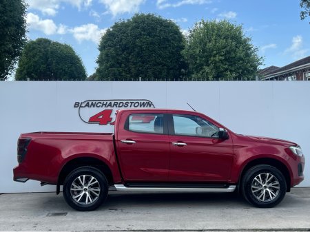 2026 Isuzu D-MAX LSE® AUTOMATIC MAGNETIC RED VATQ €47,073