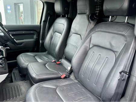 2022 Land Rover Defender ++LOW KM++ 3 SEATS / PLUS VAT €53,000 thumbnail