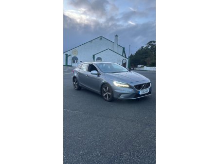 2017 Volvo V40 2.0 D2 R-DESIGN NAV+ 120BHP 5DR 40 SERIES